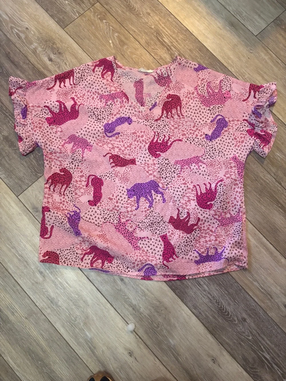 entro pink leopard boutique top size large